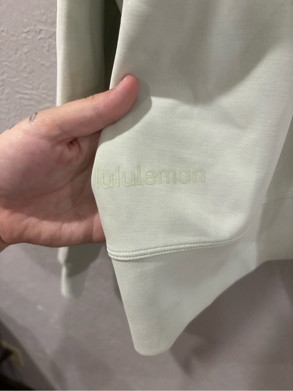 Lululemon Softstreme Perfectly Oversized Cropped Crew in Kohlrabi Green Sz 10 - Picture 5 of 6